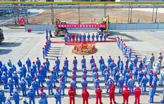 新疆宜化8萬噸三聚氰胺項目機(jī)柜間及循環(huán)水改造工程開工